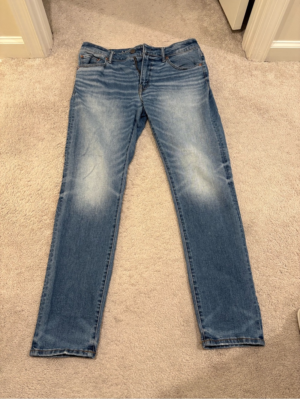 American Eagle Outfitters 33 x 32 Men’s Athletic Skinny Jeans - Medium Blue Wash
